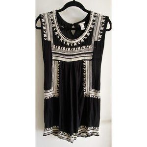 Forever 21 Black & White Embroidered Dress S
